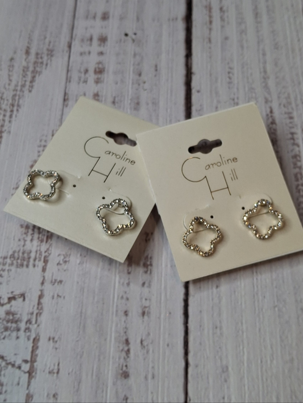 Clover Shaped Stud Earrings Hollow Quatrefoil Silhouette Gold/Silver Tone (2) - Picture 4 of 4